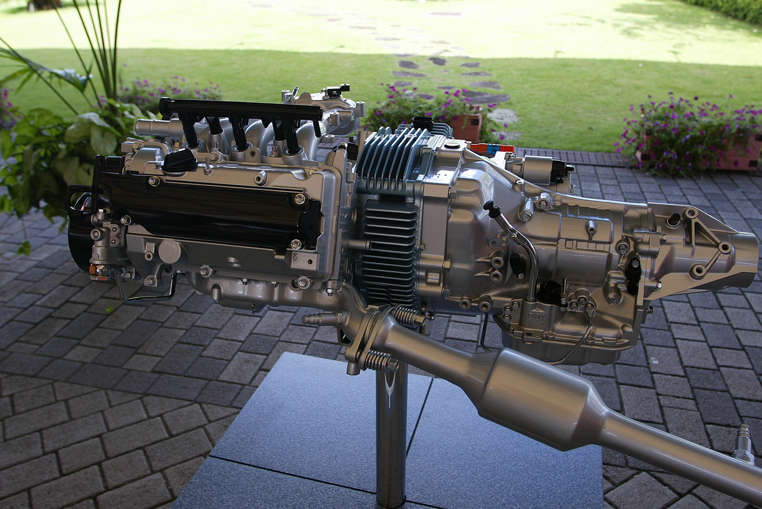 ダイハツ・ハイゼットカーゴ ハイブリッドのパワートレインモック