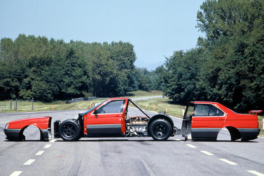 かつてF1エンジン搭載のセダンによるレース構想があった！　幻の「アルファロメオ164プロカー」の狂気すぎる全貌