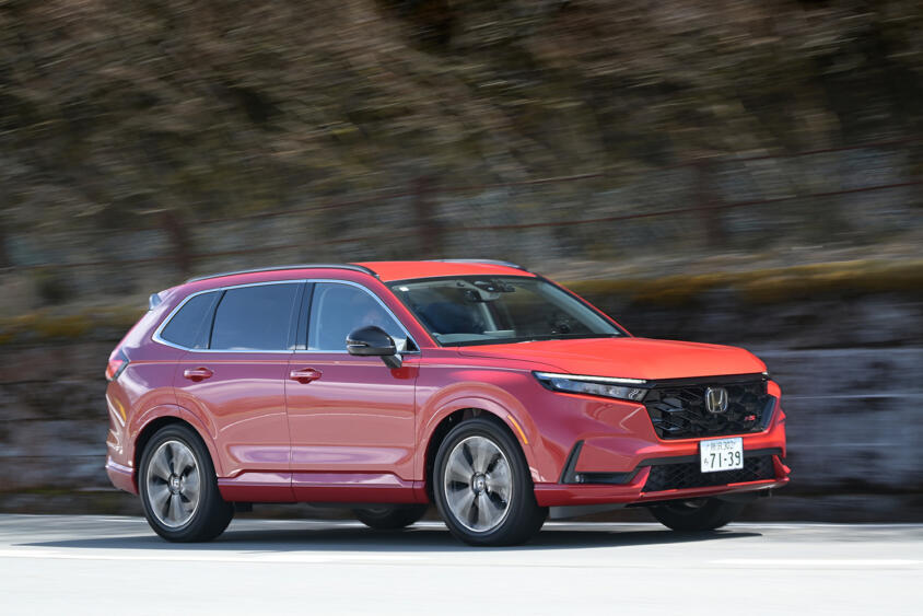 【試乗】高速はドッシリ……でもコーナリングは一体感アリ！　待ちに待った新型ホンダCR-Vは走りも使い勝手も納得の完成度!!