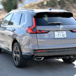 【画像】【試乗】高速はドッシリ……でもコーナリングは一体感アリ！　待ちに待った新型ホンダCR-Vは走りも使い勝手も納得の完成度!! 〜 画像23