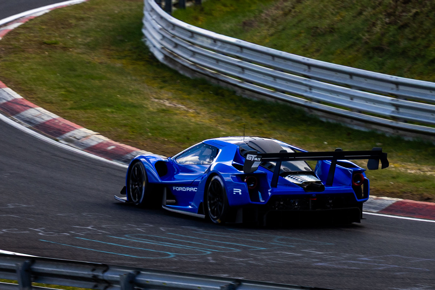 フォードGT Mk IVがニュル北コースで歴史的タイムを記録 〜 画像6