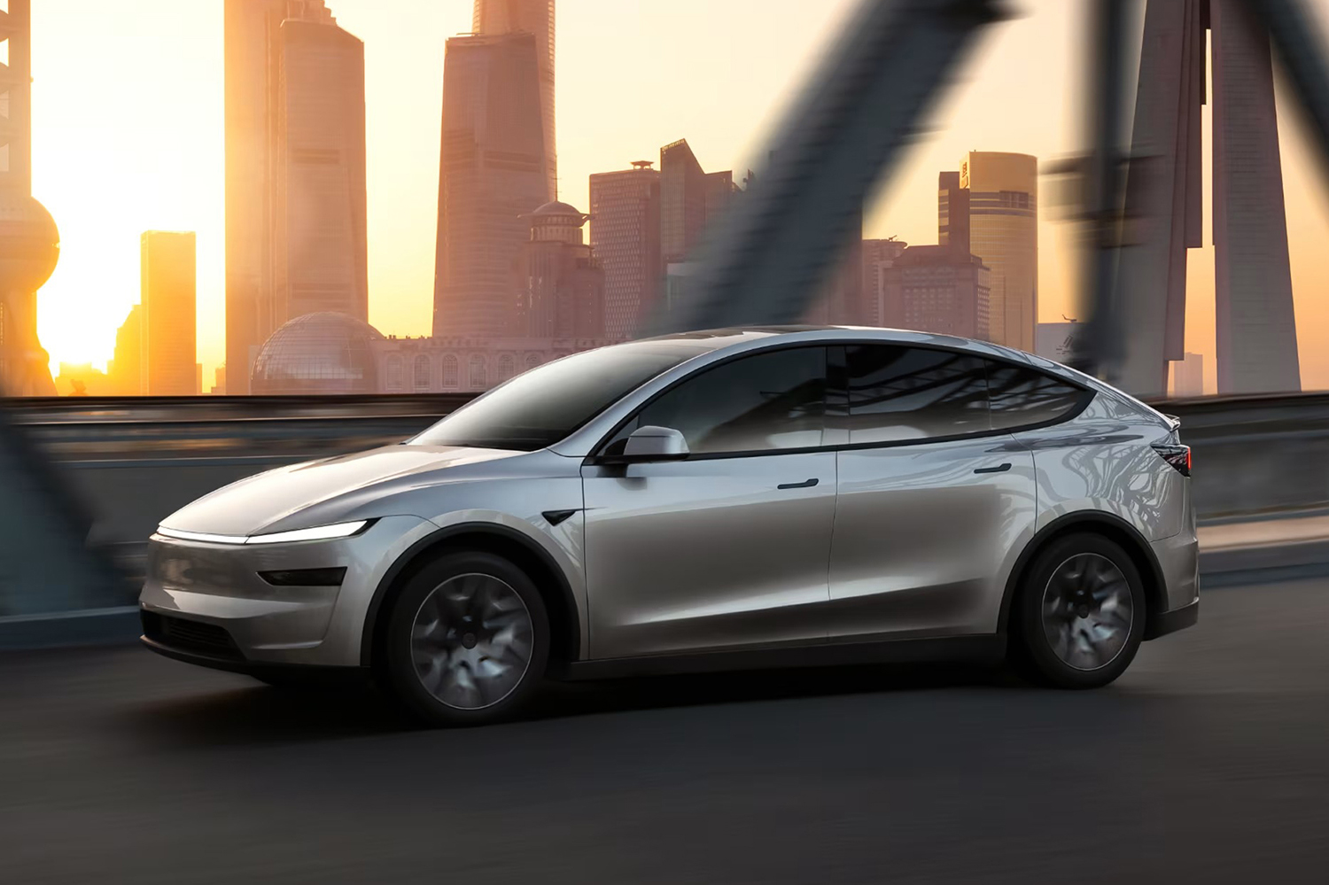 テスラがモデルYベースのニューモデル「モデルY L」を発表 〜 画像3