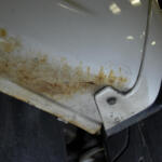 【画像】なんで降雪予報が出ると「塩化カルシウム」を撒くの？　白い粉が道路凍結を防ぐ仕組みとは 〜 画像1