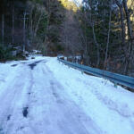 【画像】なんで降雪予報が出ると「塩化カルシウム」を撒くの？　白い粉が道路凍結を防ぐ仕組みとは 〜 画像2