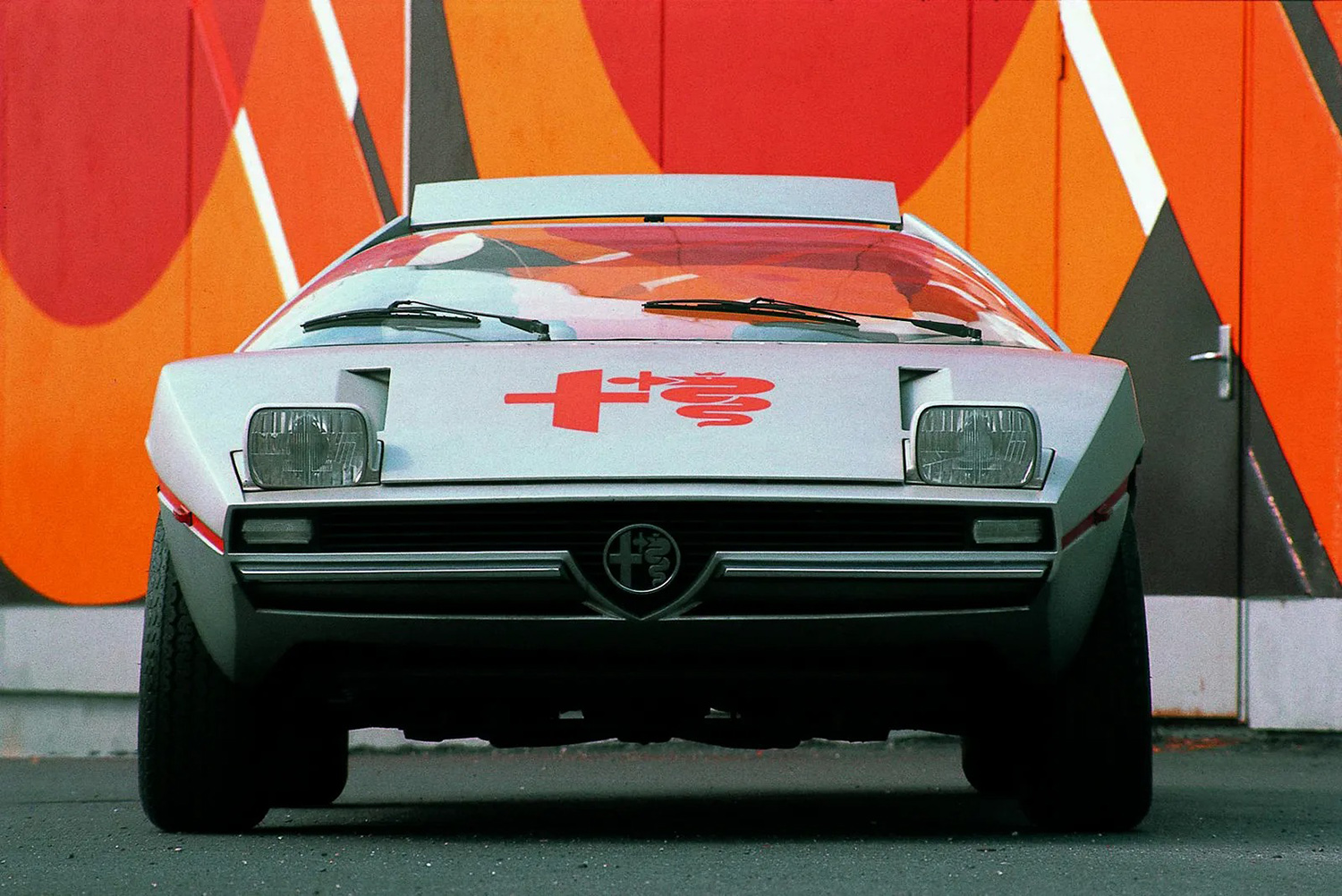 ウェッジシェイプの極致を極めた「アルファロメオ・カイマーノ」 〜 画像3