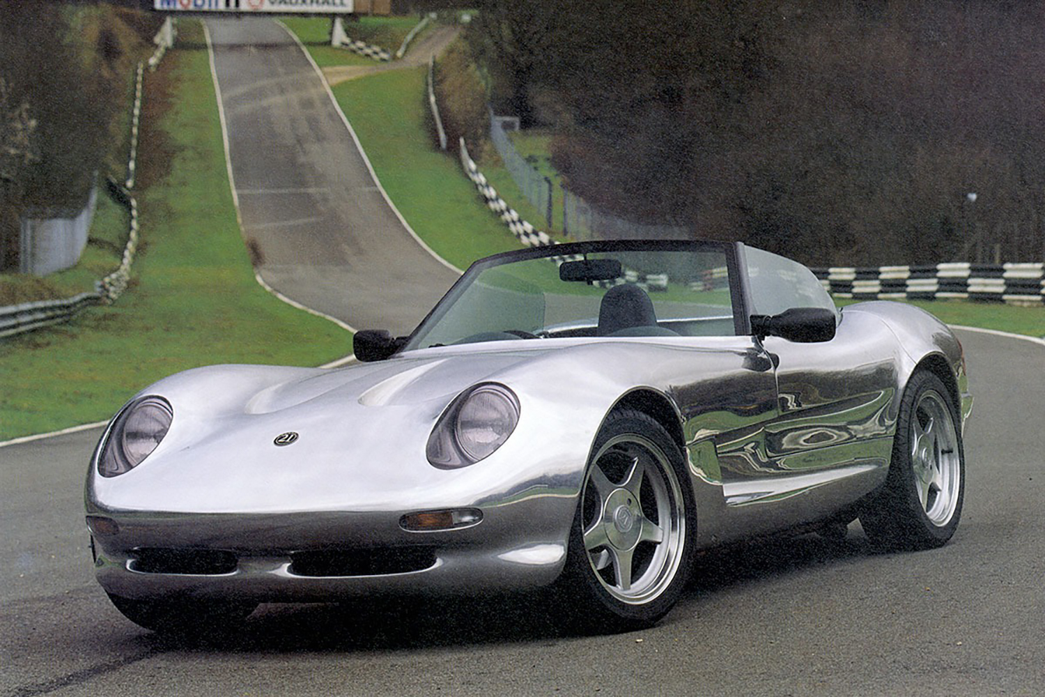 エリーゼさえいなきゃ……結果49台しか生産されなかった！　歴史に埋もれた激レア軽量スポーツカー「ケータハム21」