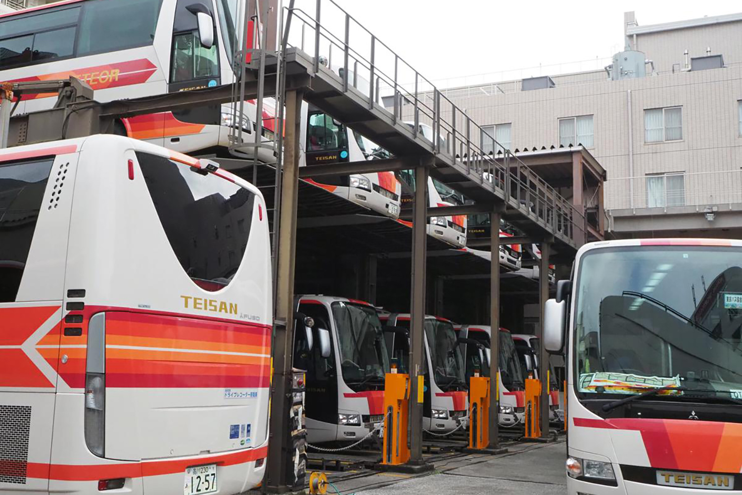 観光バスのイメージ 〜 画像1