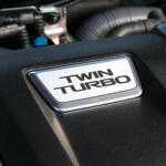 かつて誇らしげにスポーツカーに掲げられた「ツインターボ」！　なぜシングルよりツインだったのか本当の理由とは？