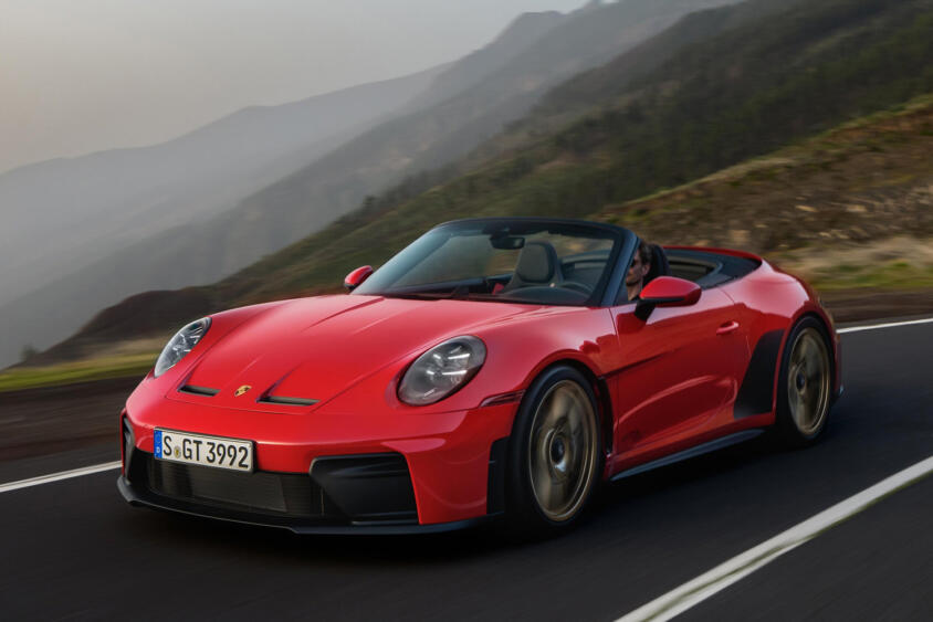 オープンだがスパルタン！　ポルシェ911 GT3に電動ソフトトップモデルが誕生した