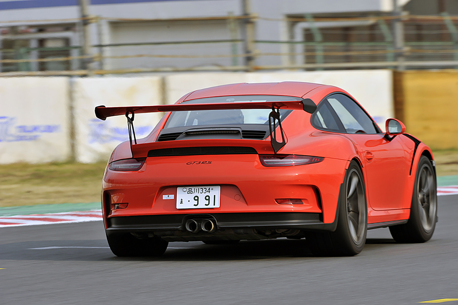 リヤウイングを装着した車両 〜 画像8
