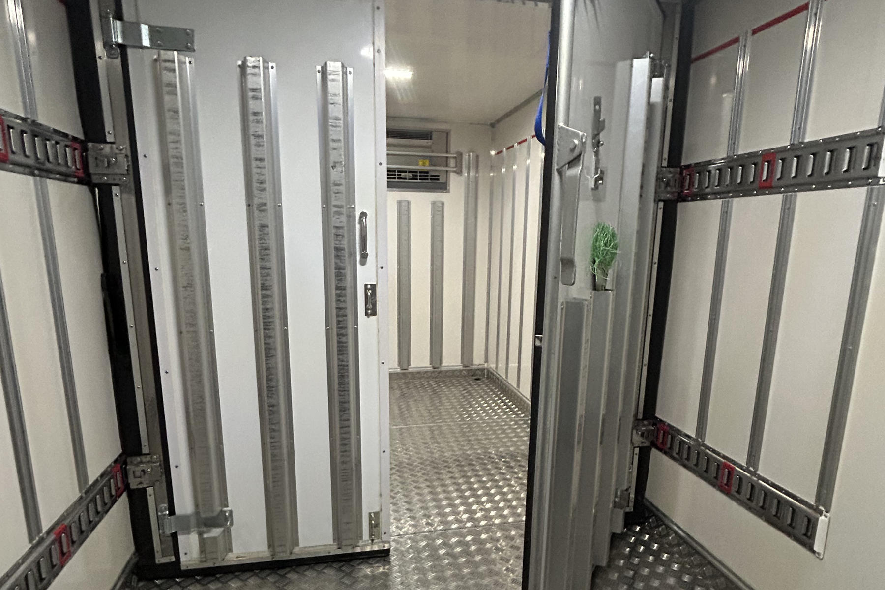 ツーエバの内部仕切り