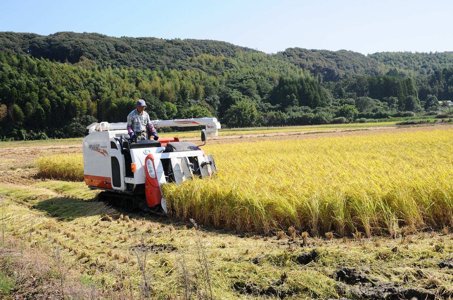自走式コンバイン 〜 画像2
