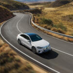 【画像】メルセデス・ベンツ新型Ｃクラスが完全刷新でBEVを投入！　デビュー済みのBMW i3とガチバトル開始!! 〜 画像49