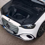 【画像】メルセデス・ベンツ新型Ｃクラスが完全刷新でBEVを投入！　デビュー済みのBMW i3とガチバトル開始!! 〜 画像22