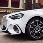 【画像】メルセデス・ベンツ新型Ｃクラスが完全刷新でBEVを投入！　デビュー済みのBMW i3とガチバトル開始!! 〜 画像23