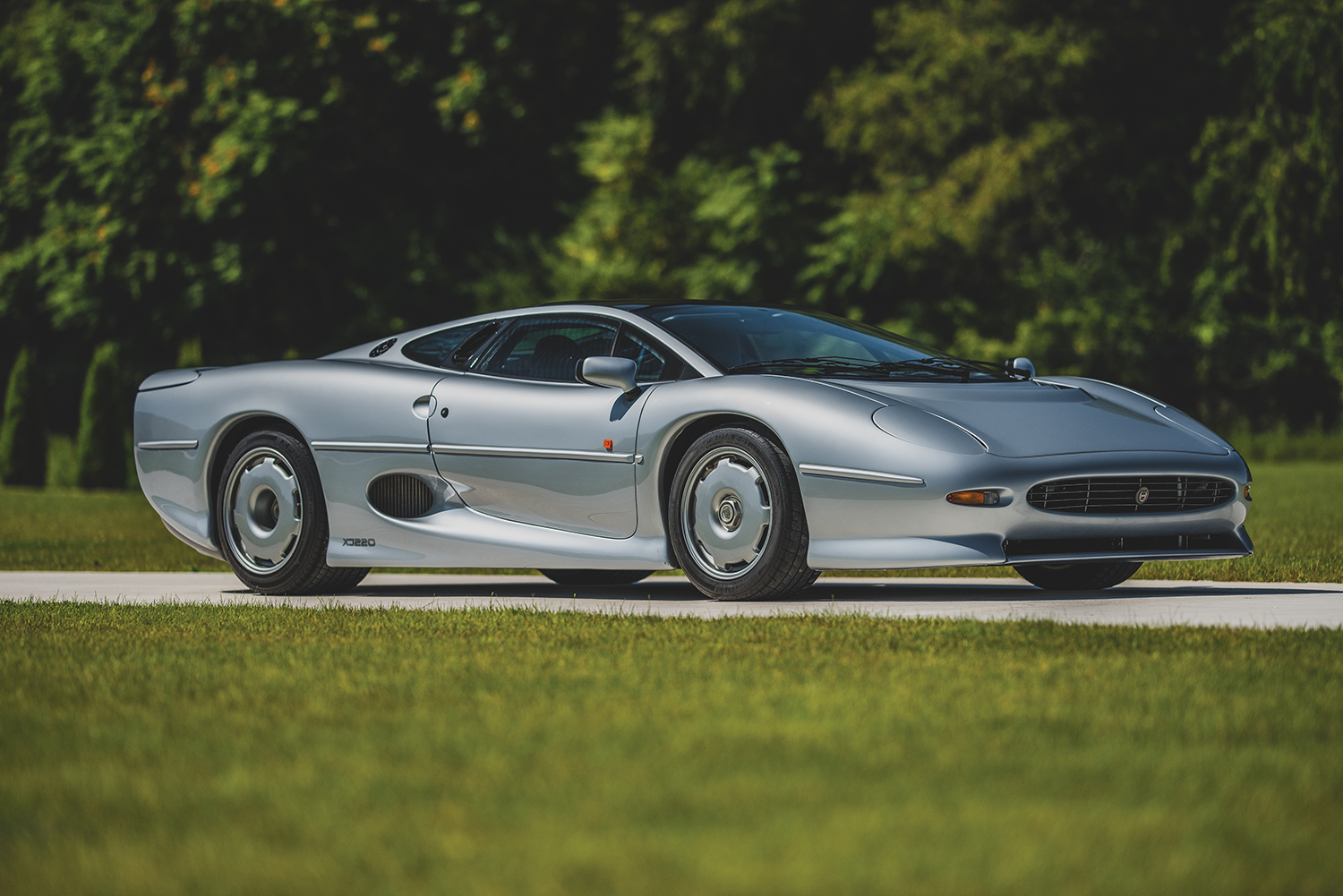 ジャガーXJ220