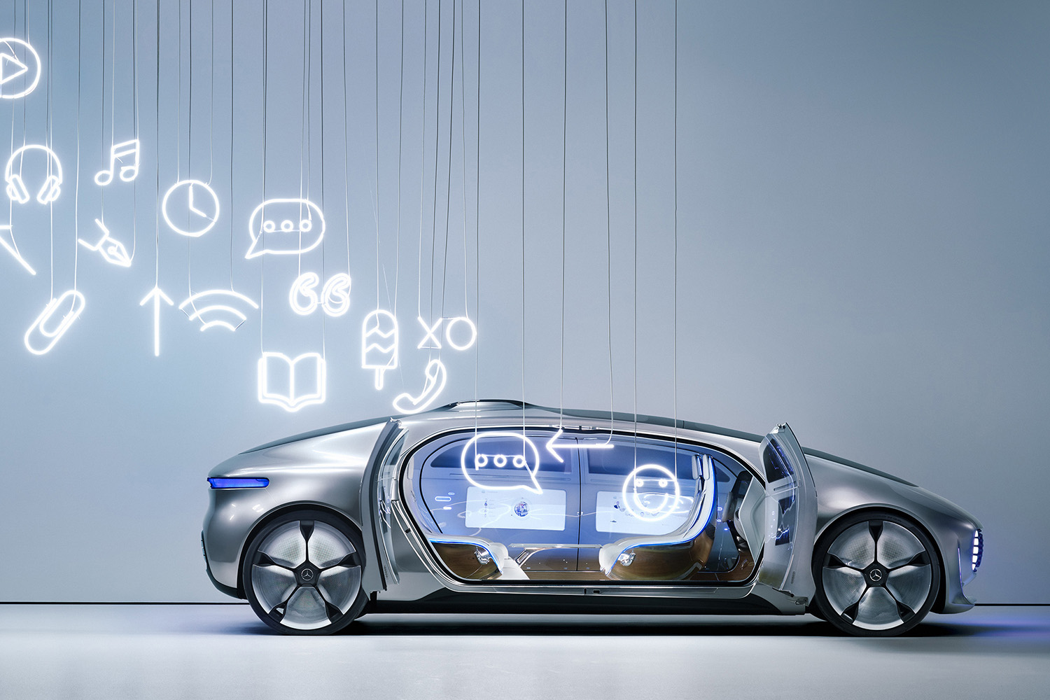 最新Cクラスと2015年のコンセプトカー「F015」を比較 〜 画像3