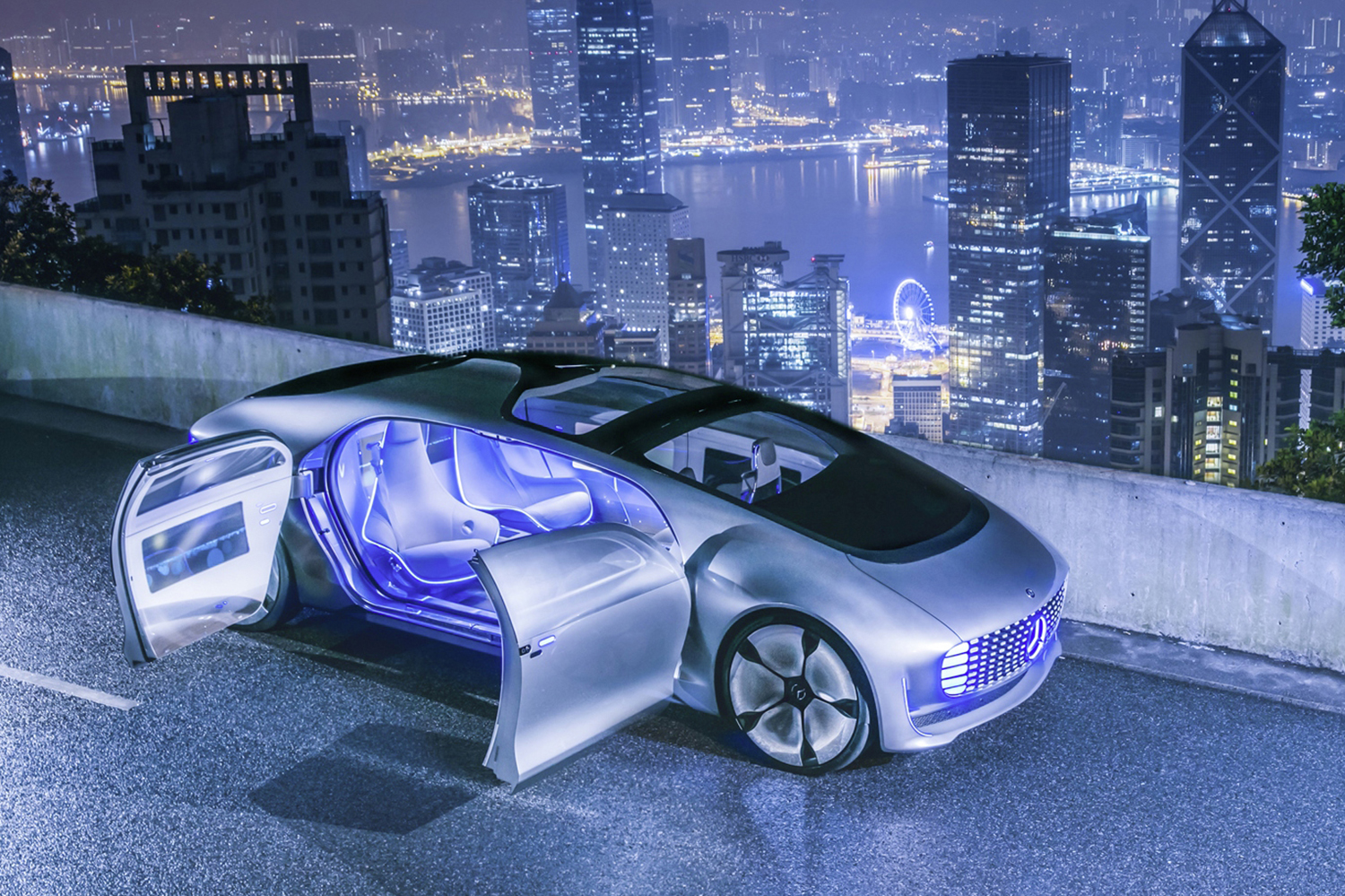 メルセデスが掲げた衝撃コンセプトがたった10年で現実のものに!?　「F105み」を感じる新型Ｃクラスの室内