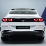 【画像】メルセデスが掲げた衝撃コンセプトがたった10年で現実のものに!?　「F105み」を感じる新型Ｃクラスの室内 〜 画像12