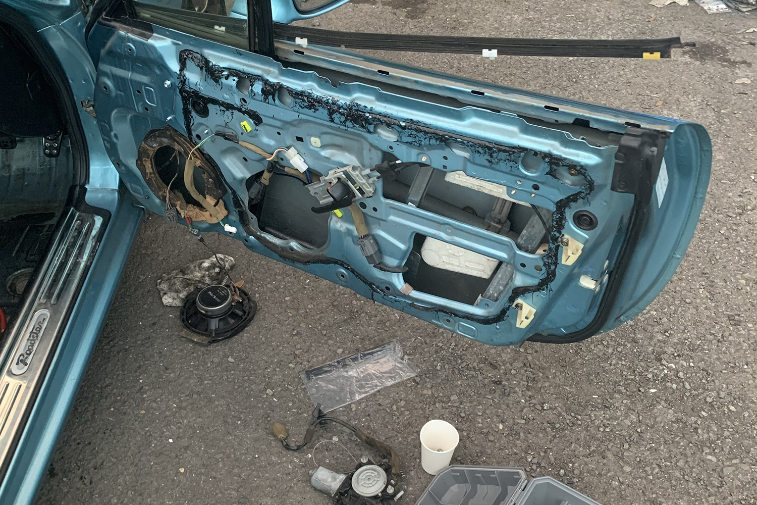 ウインドウレギュレータの修理 〜 画像1