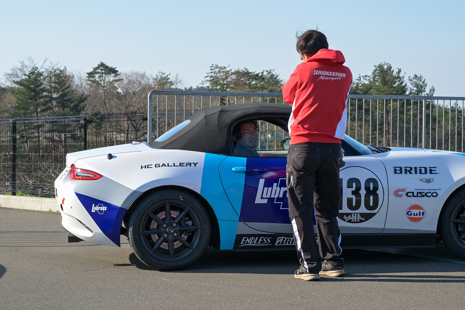 現地や事前のサポートを昨年チャンピオンチームの「HC GALLERY」さんにお願いした