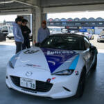 【画像】マイカーでロードスターパーティレースに参戦！　赤旗が出るほどの強風のなかで奮闘した若手ジャーナリストの闘いをリポート 〜 画像1