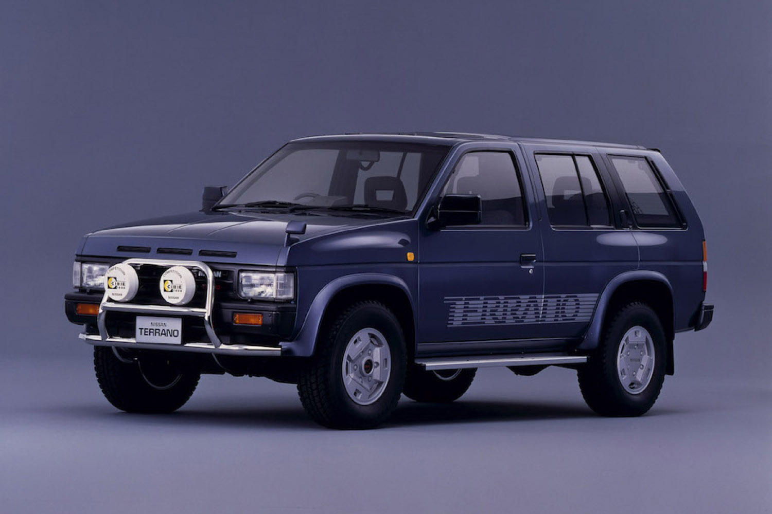 初代日産テラノのフロントスタイリング