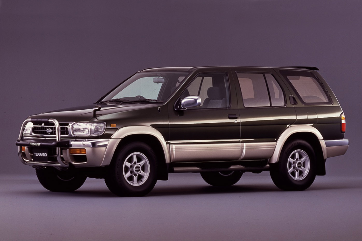 2代目日産テラノのフロントスタイリング