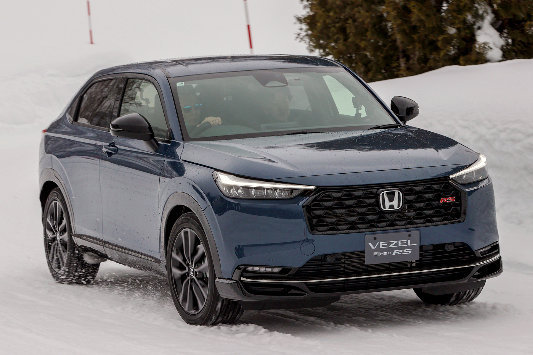 ホンダ・ヴェゼルRSの雪上走行シーン 〜 画像13