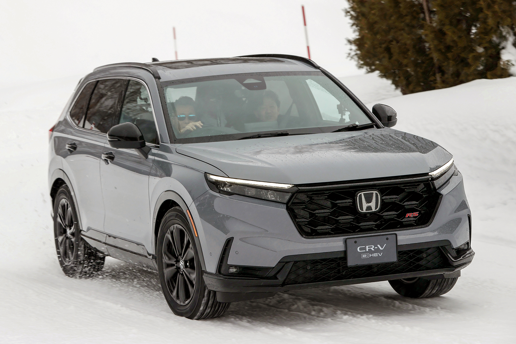 ホンダCR-V RSの雪上走行シーン 〜 画像9