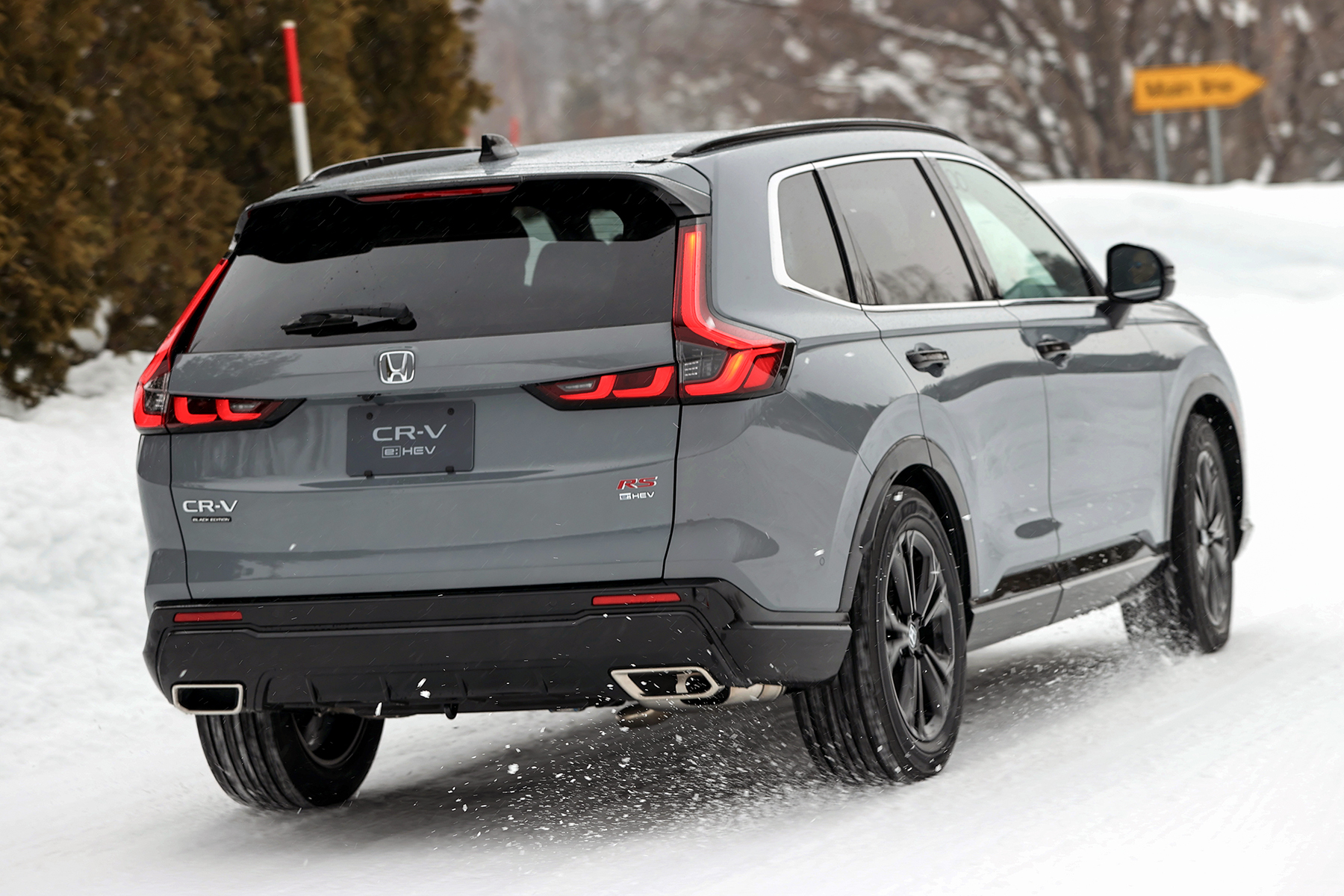 ホンダCR-V RSの雪上走行シーン（リヤ） 〜 画像10