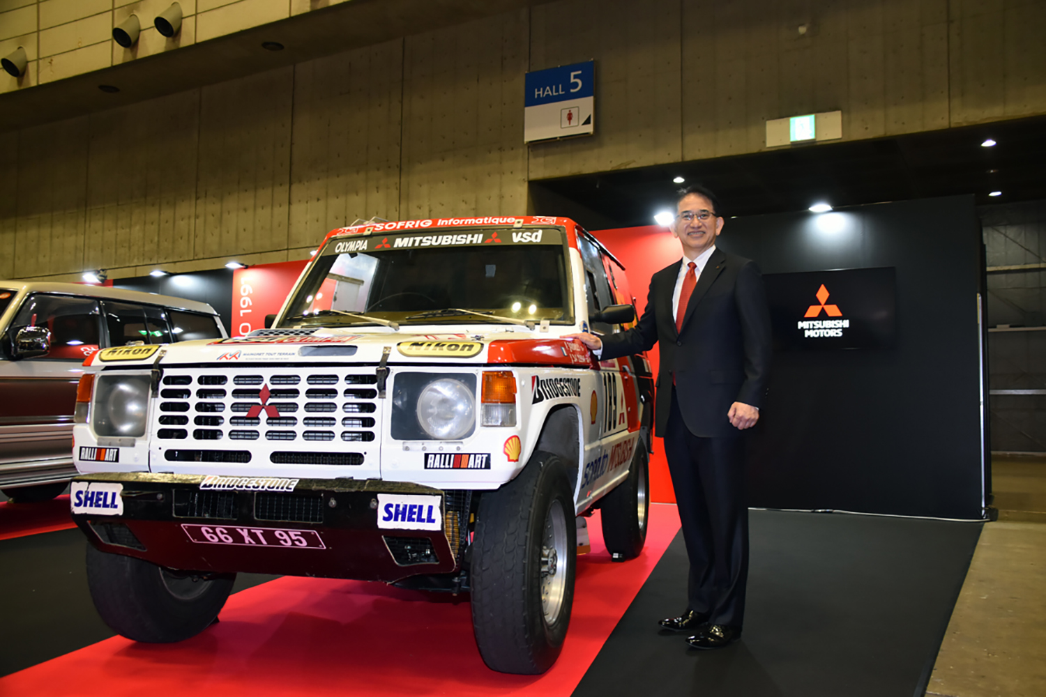 三菱が年内に投入する「新型クロスカントリーSUV」とは？　パジェロだらけのブースで岸浦新社長が語る!!