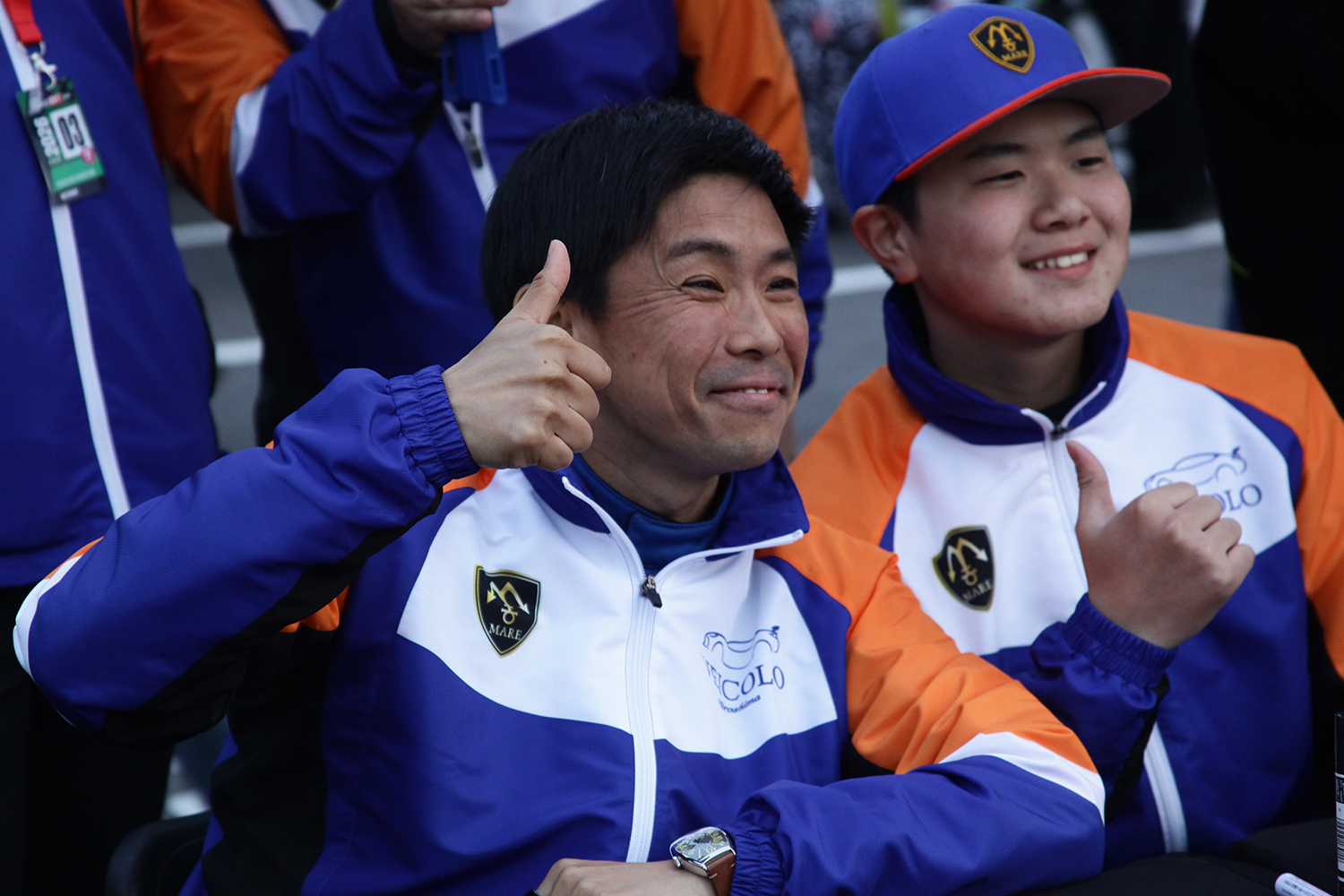 ファンと交流する井口卓人選手