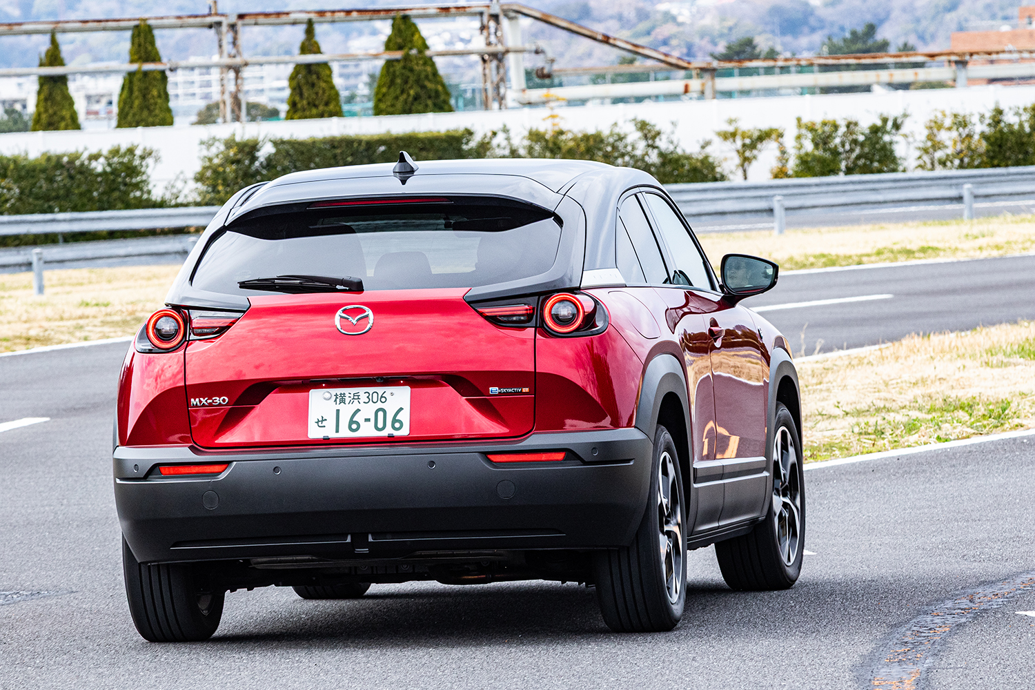 日産のテストコースで国産メーカーのEVをイッキ乗りできる謎イベントに潜入 〜 画像54