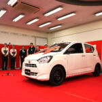 【画像】100台限定車に4400人が殺到した「ミライース tuned by D-SPORT Racing」！　ダイハツ本社の１号車出荷式に潜入!! 〜 画像28