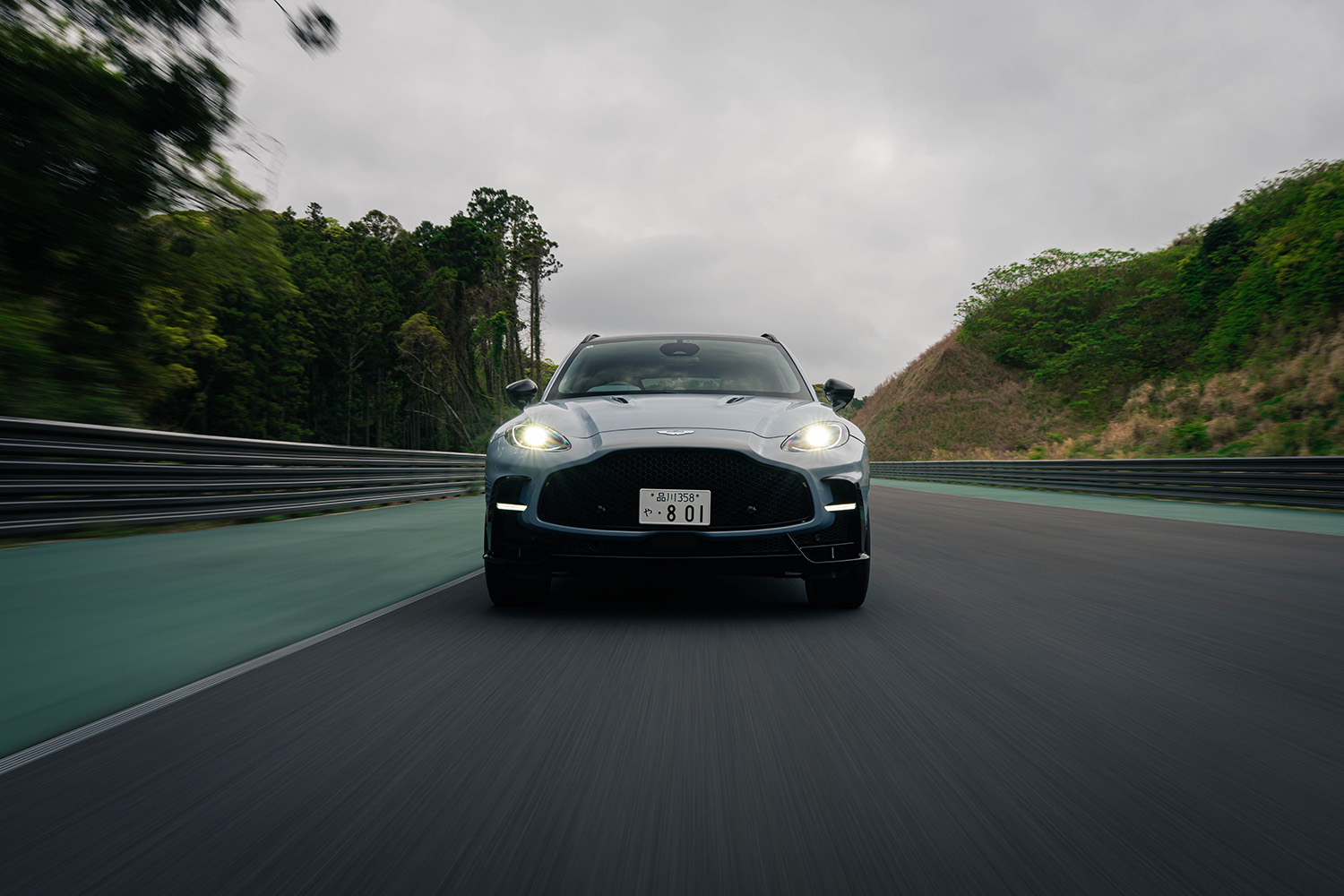 アストンマーティン「ヴァンテージS」「DBX S」「DB12 S」の超絶怒涛のパフォーマンスに脱帽 〜 画像51