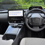 【画像】マイナーチェンジで何があった？　トヨタのEV「bZ4X」が突如売れ出したワケ 〜 画像3