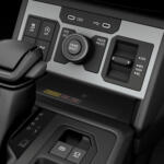 【画像】デザインテーマはなんと相撲……だがカッコイイ!!　ついに日本に上陸した「新型ハイラックス」の気になる中身をリポート 〜 画像20