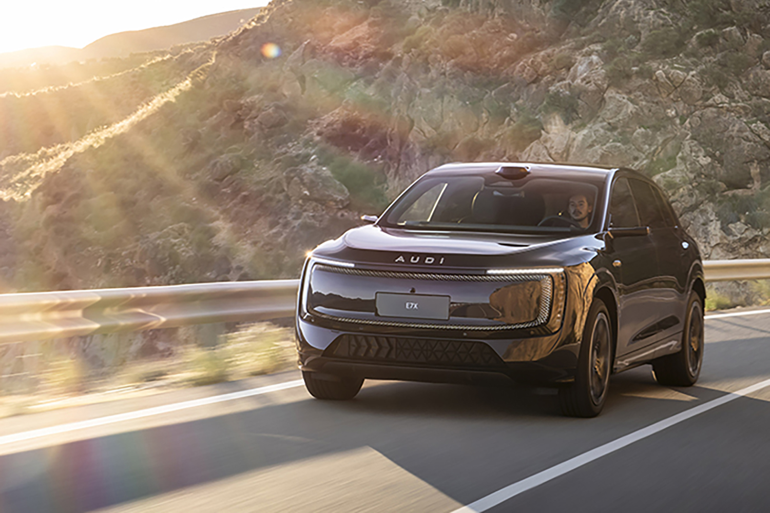 中国専売ブランド「AUDI」から登場した「E7X」の正体 〜 画像4