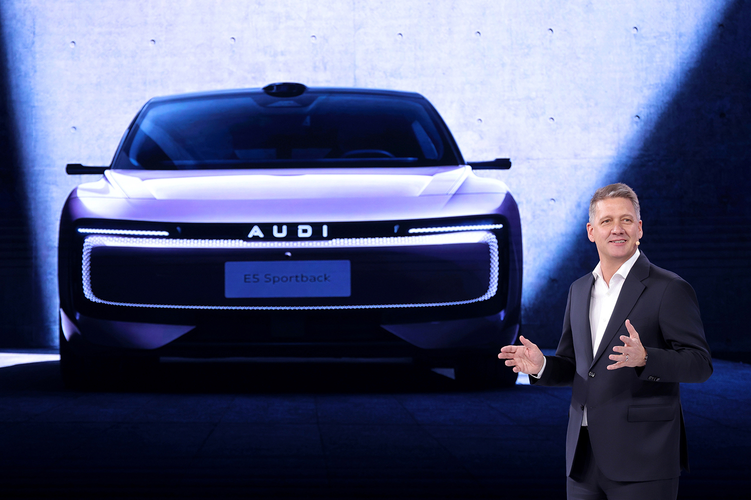 中国専売ブランド「AUDI」から登場した「E7X」の正体 〜 画像17