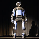 【画像】もうすぐ10人に1人が人間型ロボットの時代になるって本当か!?　トヨタもヒョンデもテスラも開発する「AI搭載人型ロボット」が新たな労働力になる時代とは 〜 画像1