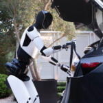 もうすぐ10人に1人が人間型ロボットの時代になるって本当か!?　トヨタもヒョンデもテスラも開発する「AI搭載人型ロボット」が新たな労働力になる時代とは