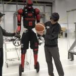 【画像】もうすぐ10人に1人が人間型ロボットの時代になるって本当か!?　トヨタもヒョンデもテスラも開発する「AI搭載人型ロボット」が新たな労働力になる時代とは 〜 画像19