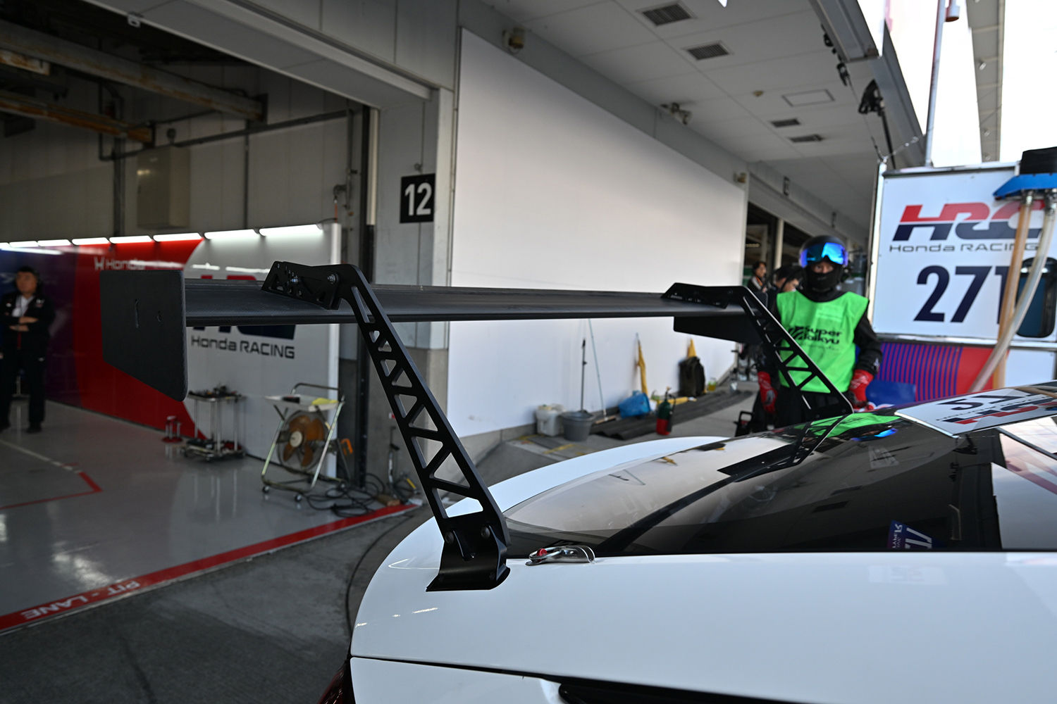 CIVIC TYPE R HRC Conceptの走行シーンのリヤウイング