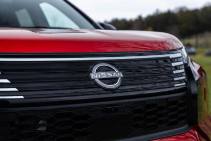 いくらなんでも「三菱み」強すぎない？　日産ローグPHEVが「ダイナミックシールド感」満点なワケ