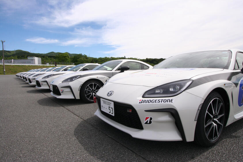 GR86を日本一速く走らせられる大学の自動車部を目指せ！　学生たちによる熱き戦い「すフォーミュラジムカーナ2026」開幕