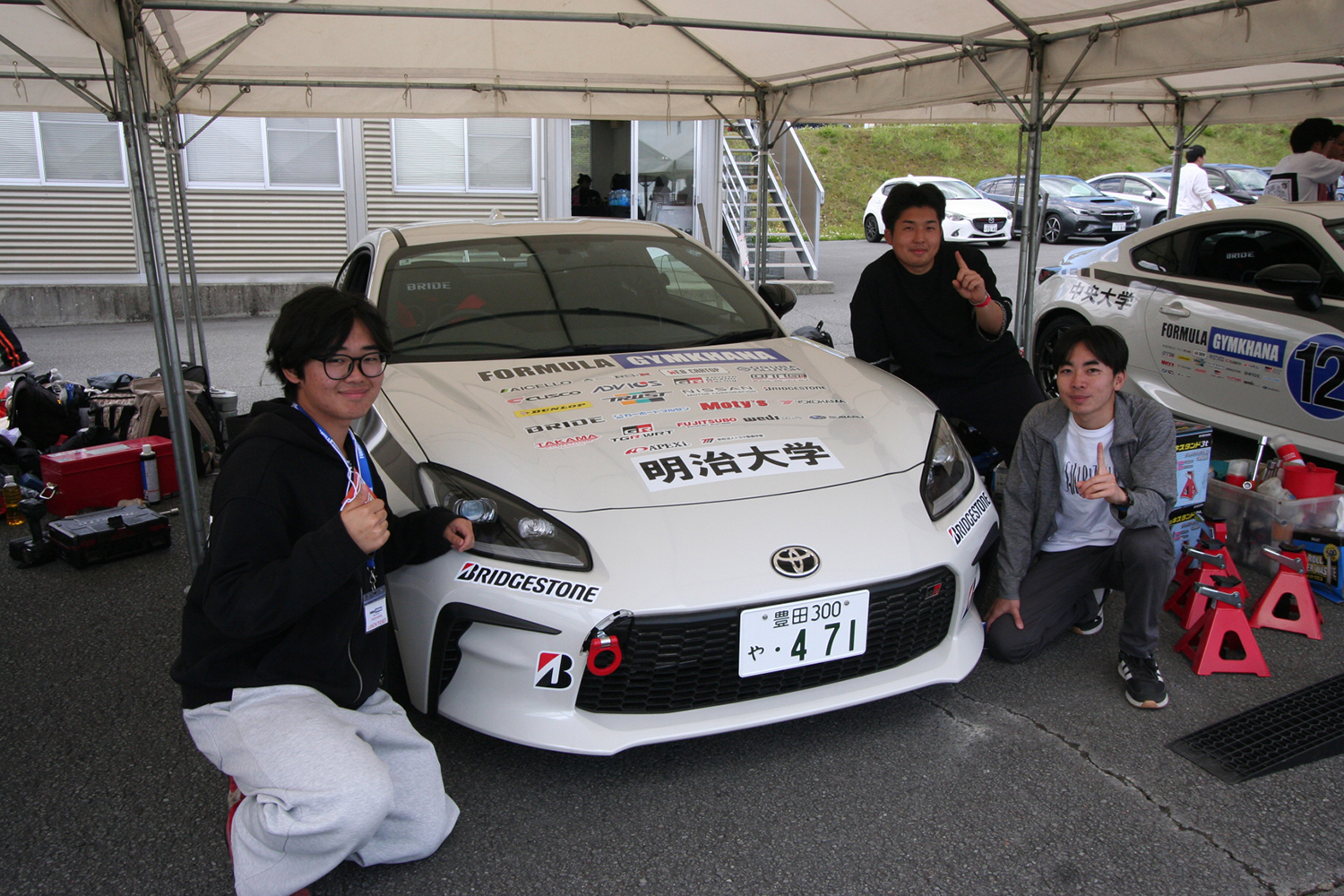 フォーミュラジムカーナに参加の明治大学自動車部