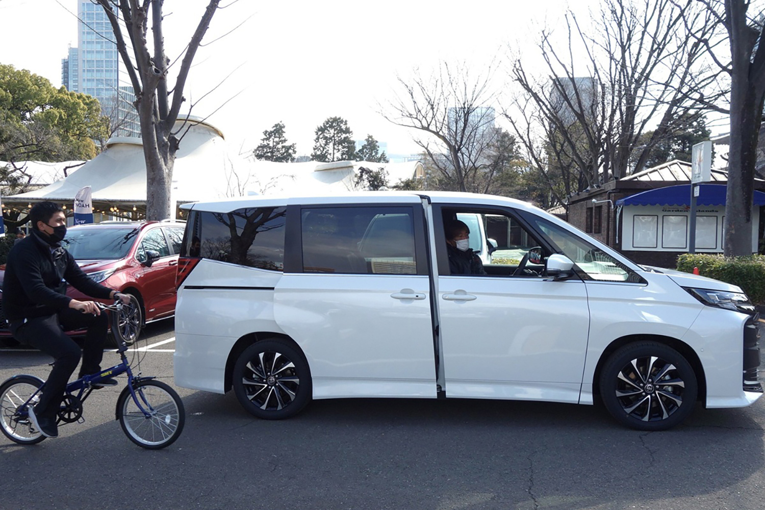 トヨタ・ノアの降車アシスト 〜 画像8