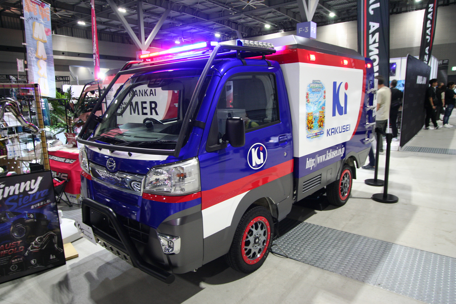 TOKYO MERのER車両のレプリカ軽トラ