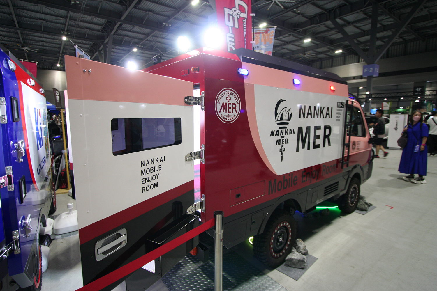 NANKAI MERのER車両のレプリカ軽トラ